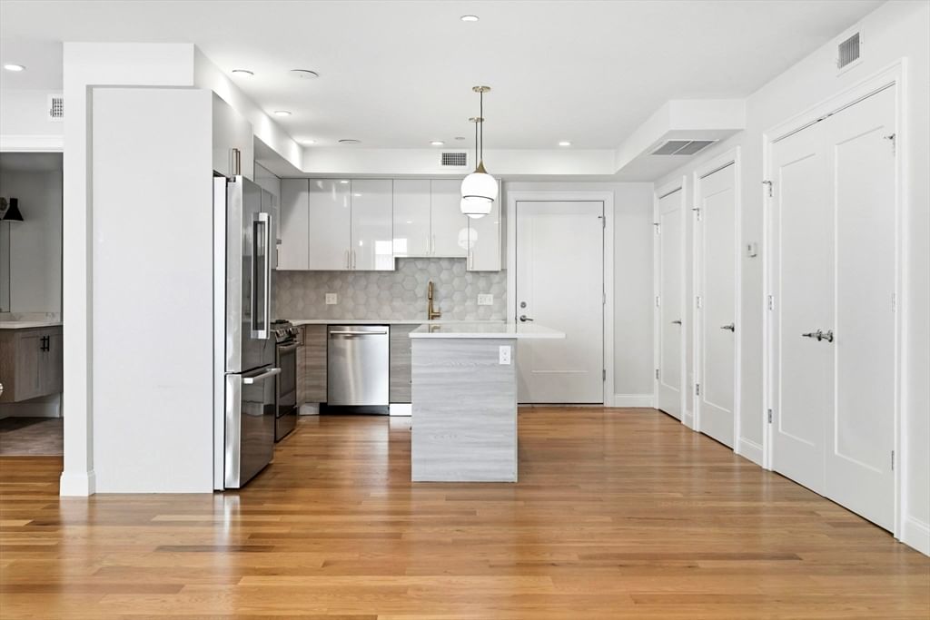 40 Westmoreland St #2 Boston — Photo 4 of 23