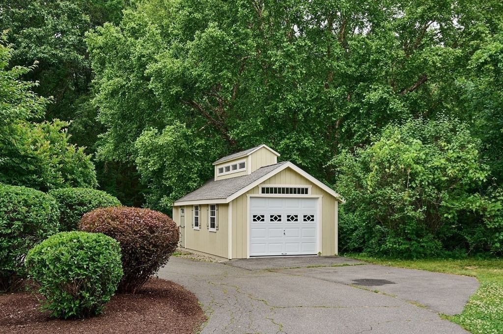46 Sovereign Way, Northampton, MA Photo #40