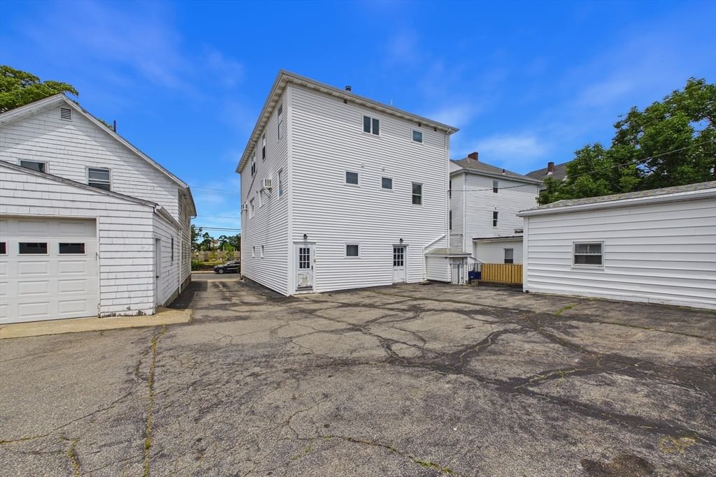 1395-1405 N Main St Fall River — Photo 8 of 42