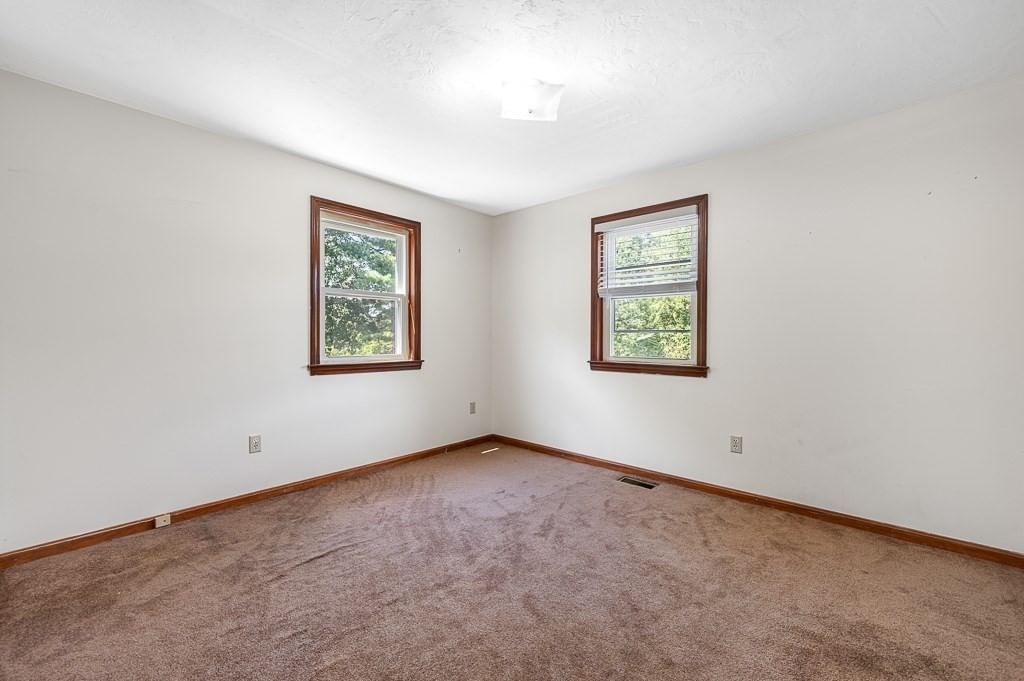 6 Marlboro Dr Leicester — Photo 16 of 41