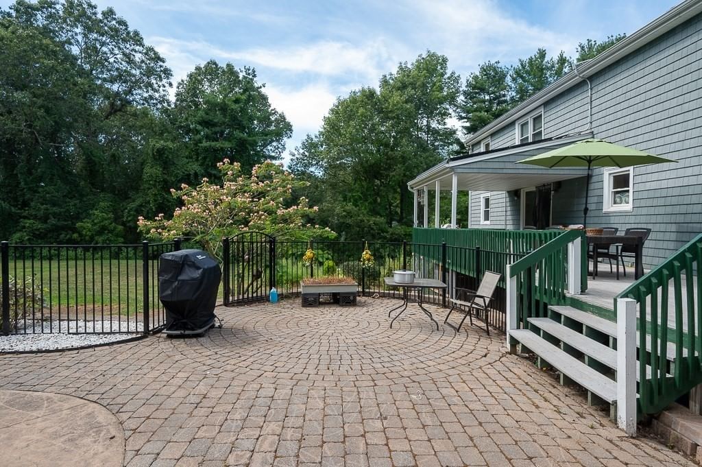 6 Marlboro Dr Leicester — Photo 37 of 41