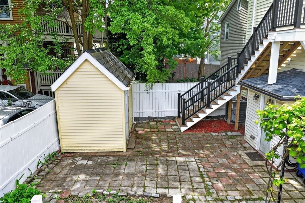 29 Hanson St Somerville — Photo 19 of 29