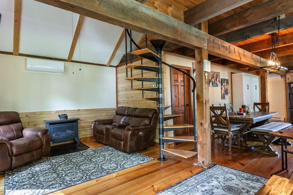185 Black Cat Road Plymouth — Photo 12 of 41