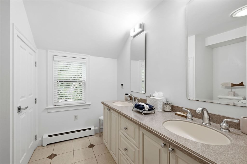 3 Galloupes Terrace Swampscott — Photo 31 of 36