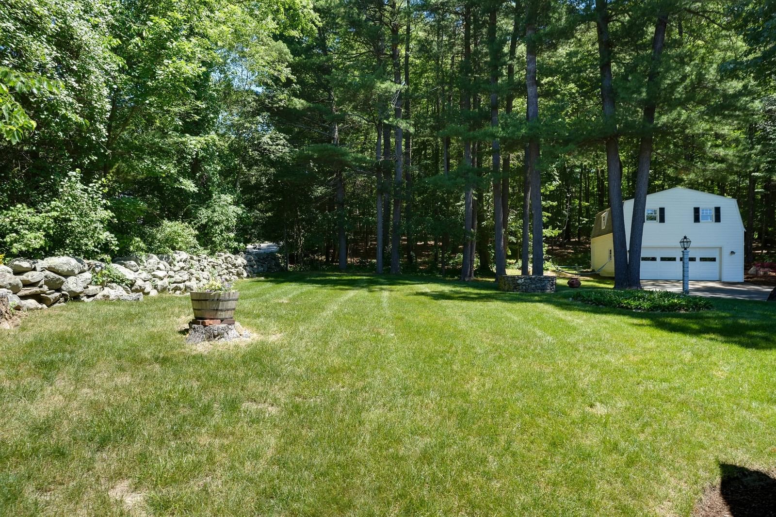 42 Ball St Northborough — Photo 3 of 41