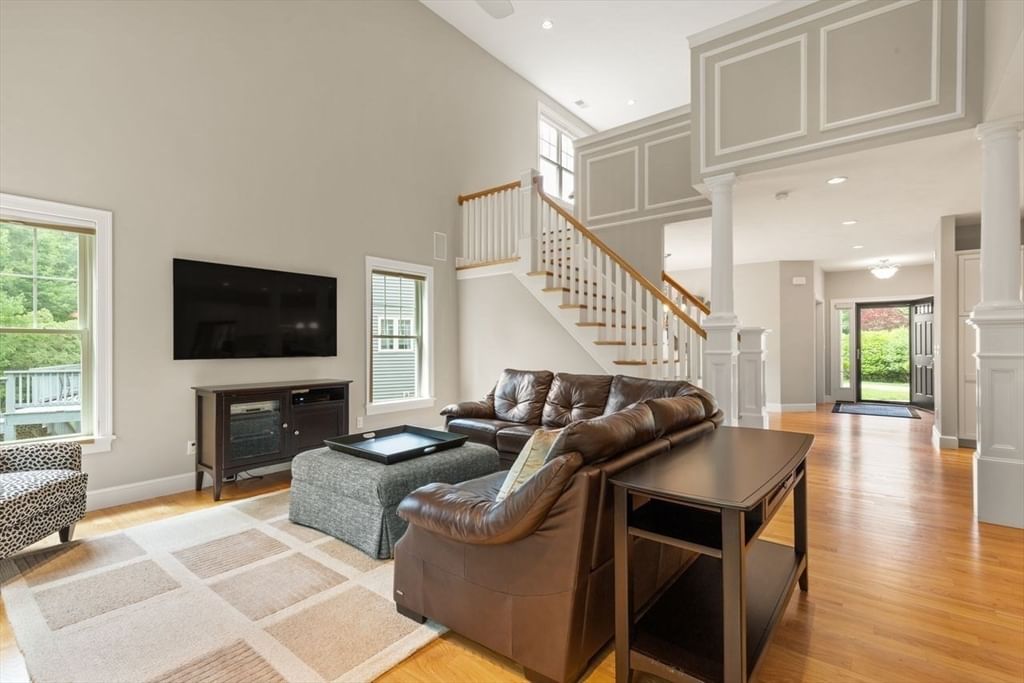 43 Winterberry Ln Easton — Photo 6 of 40