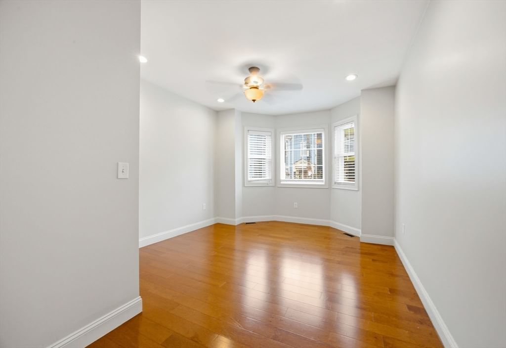 276 Princeton St #1 Boston — Photo 9 of 25