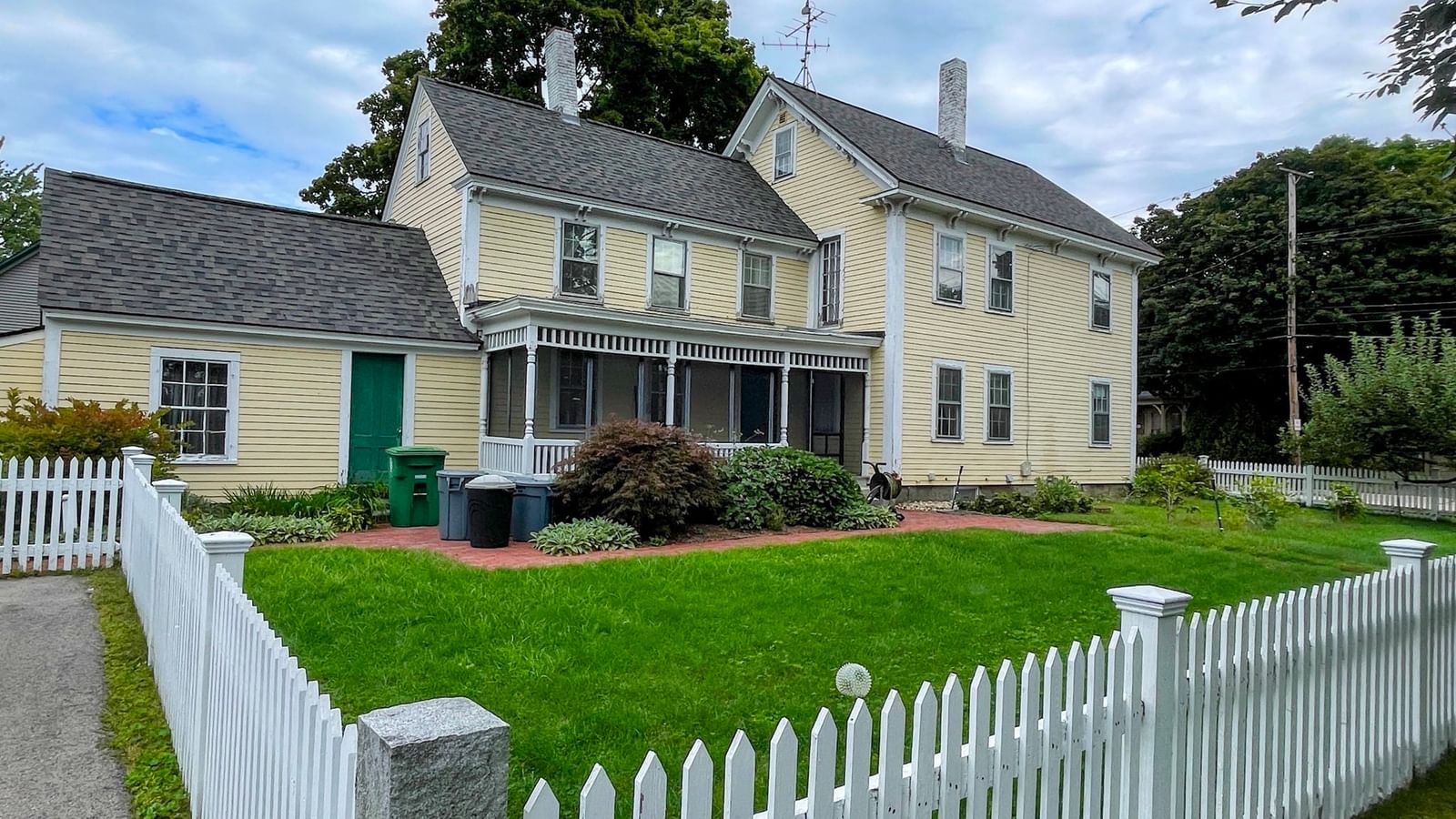 46 Concord St, Nashua, NH 03064 photo 3