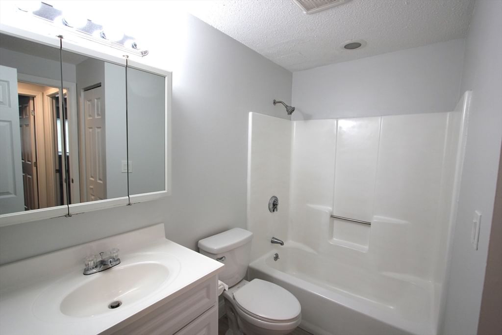 2008 Franklin Crossing Rd #2008 Franklin — Photo 11 of 35