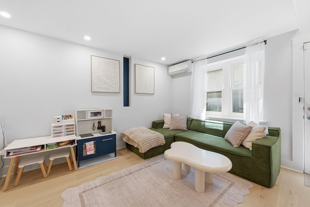 15 Cazenove St #1 Boston — Photo 6 of 32