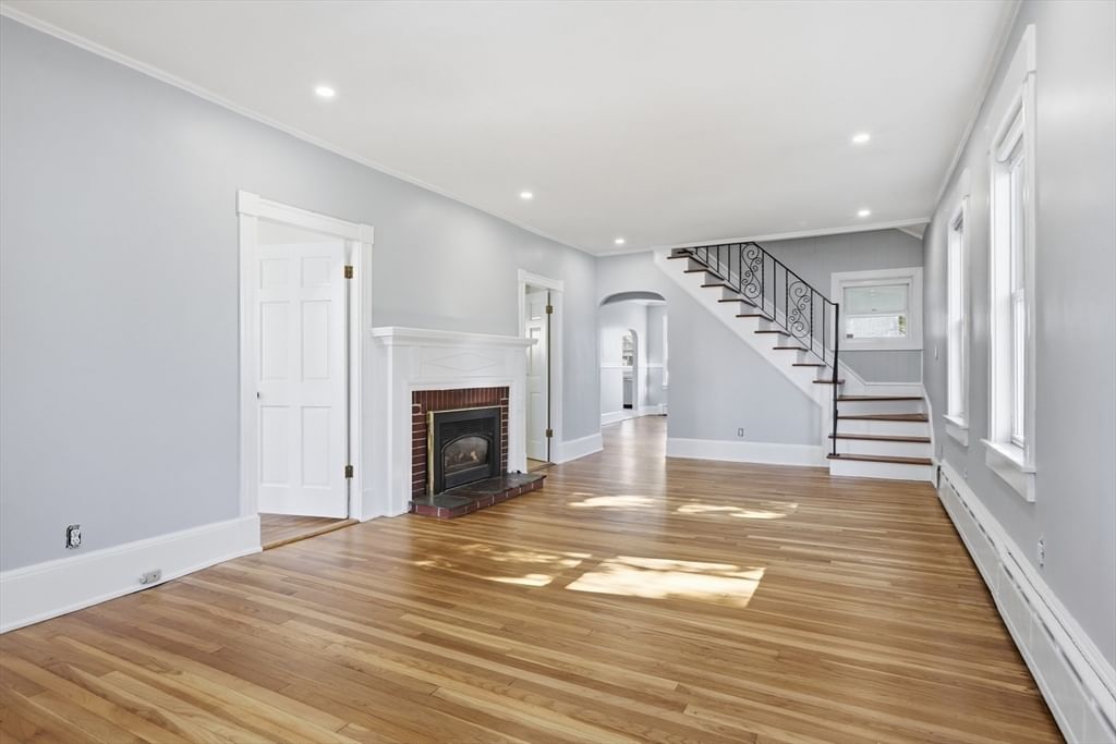 501 Pine St Fall River — Photo 10 of 42