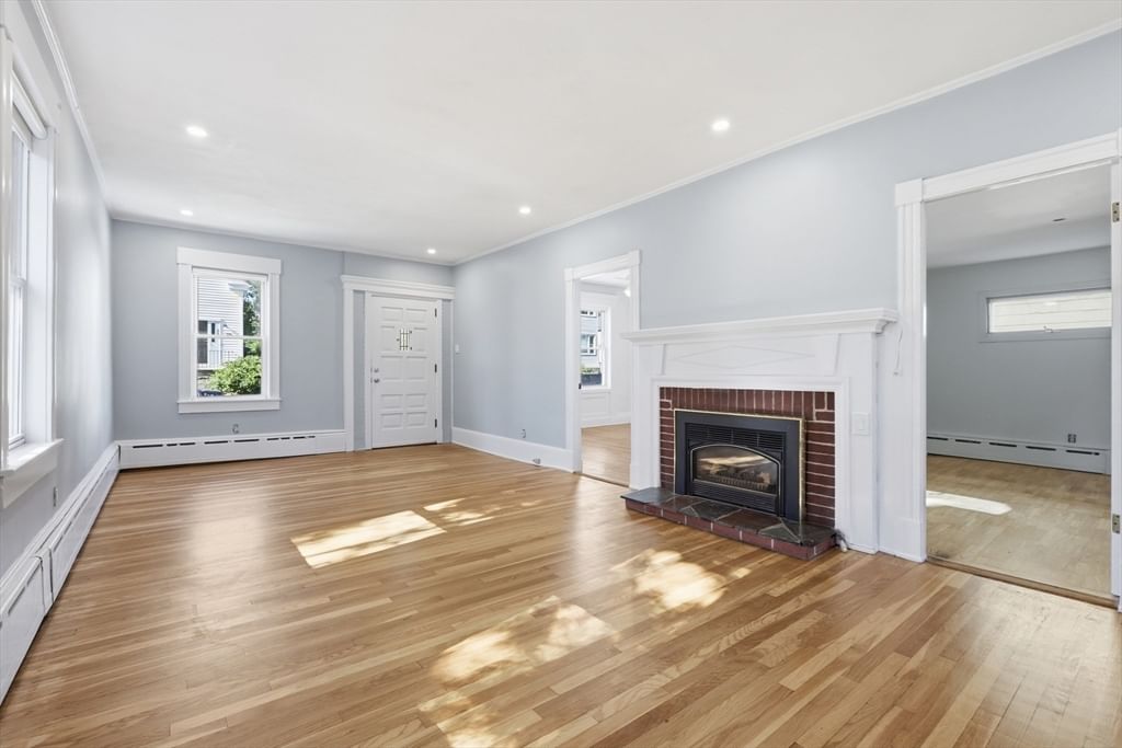 501 Pine St Fall River — Photo 11 of 42