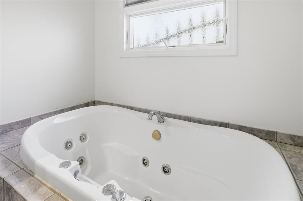 501 Pine St Fall River — Photo 21 of 42