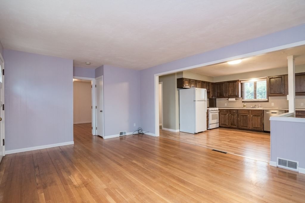 248 Laconia Street Springfield — Photo 9 of 20