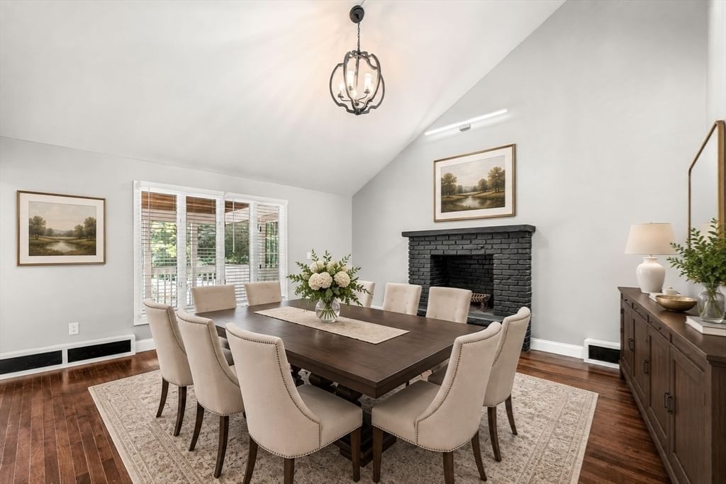 185 Ash West Newbury — Photo 11 of 36