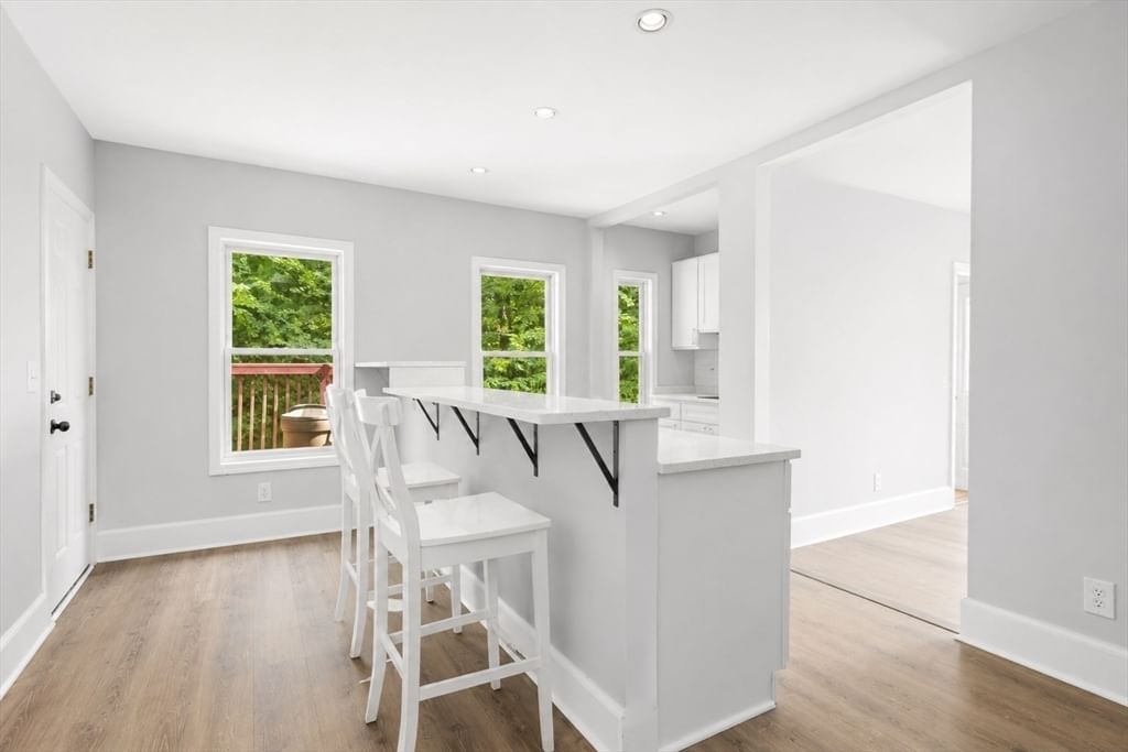 1524 Main St Worcester — Photo 13 of 41