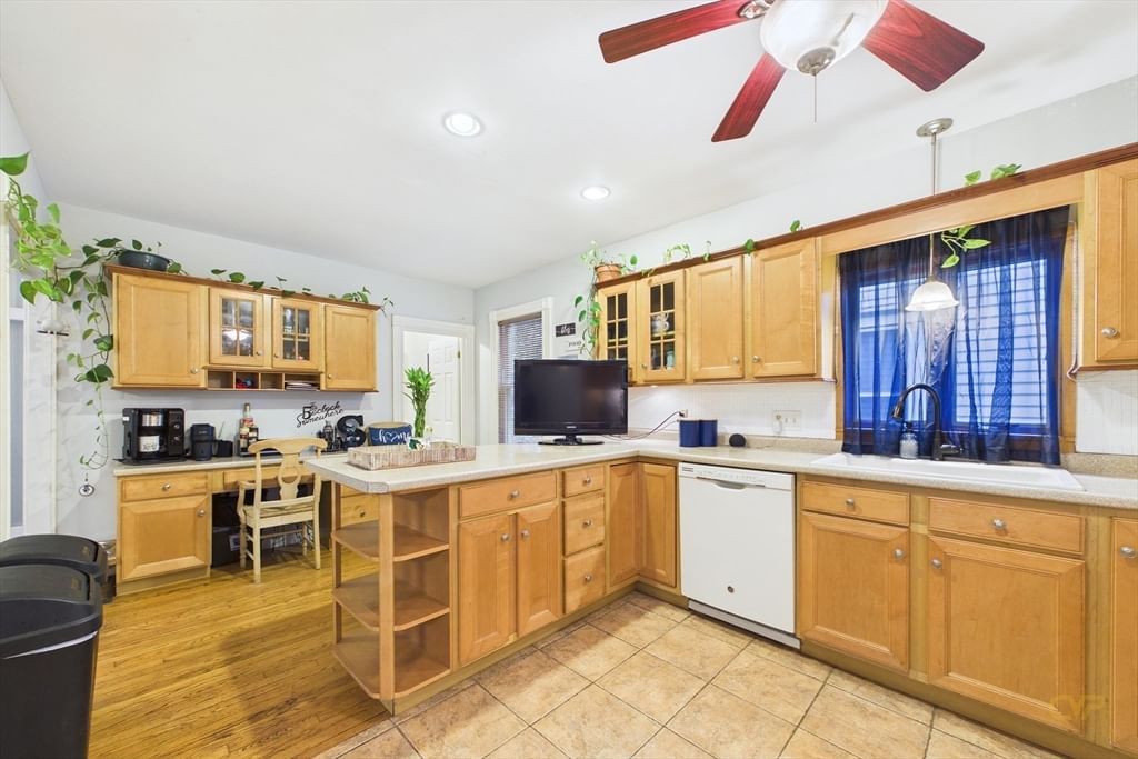 551 Union St New Bedford — Photo 11 of 24