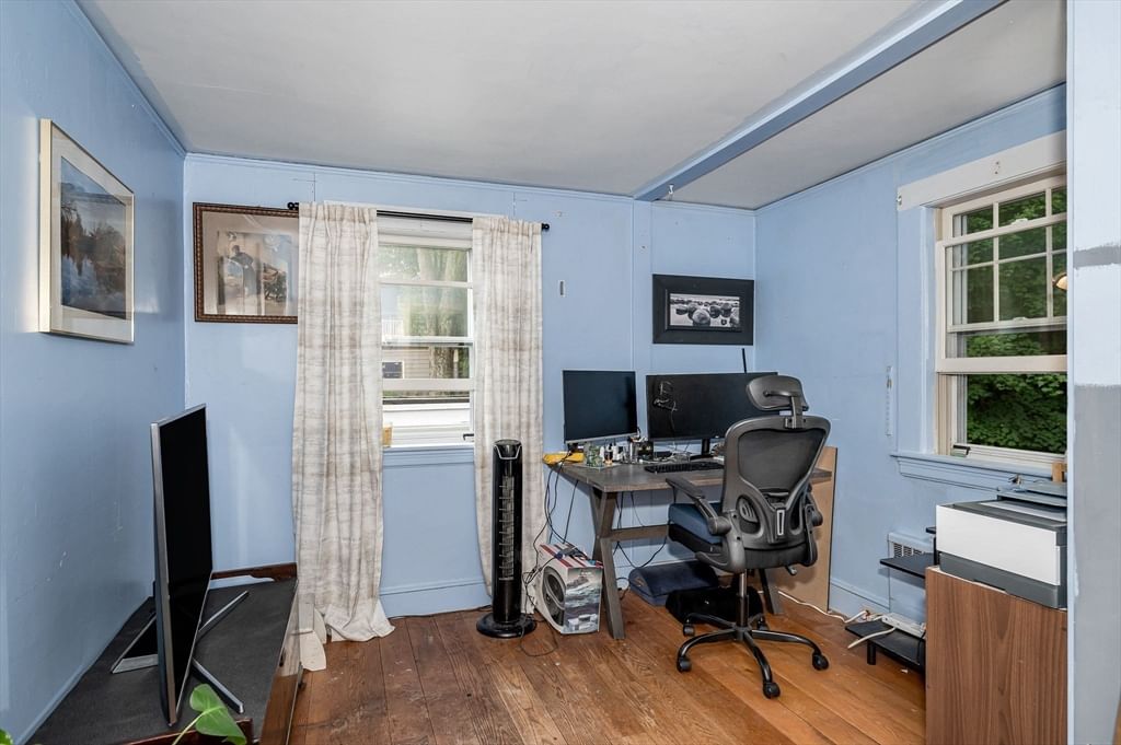 39 Holman Rd Newton — Photo 20 of 42