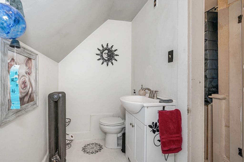 39 Holman Rd Newton — Photo 28 of 42