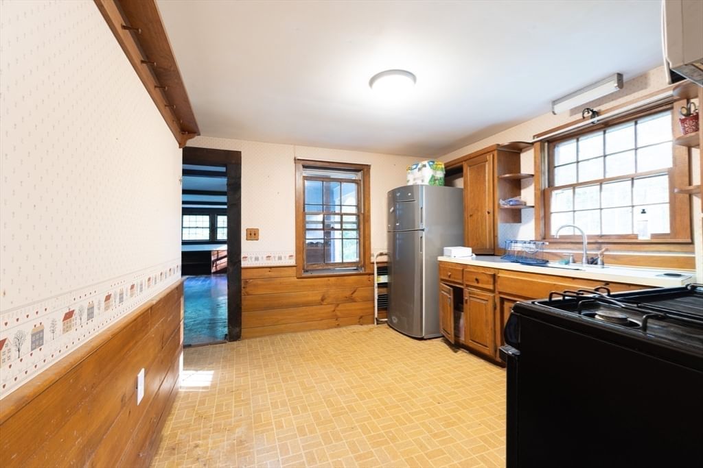203 Wallace Hill, Townsend, MA 01469 photo 2