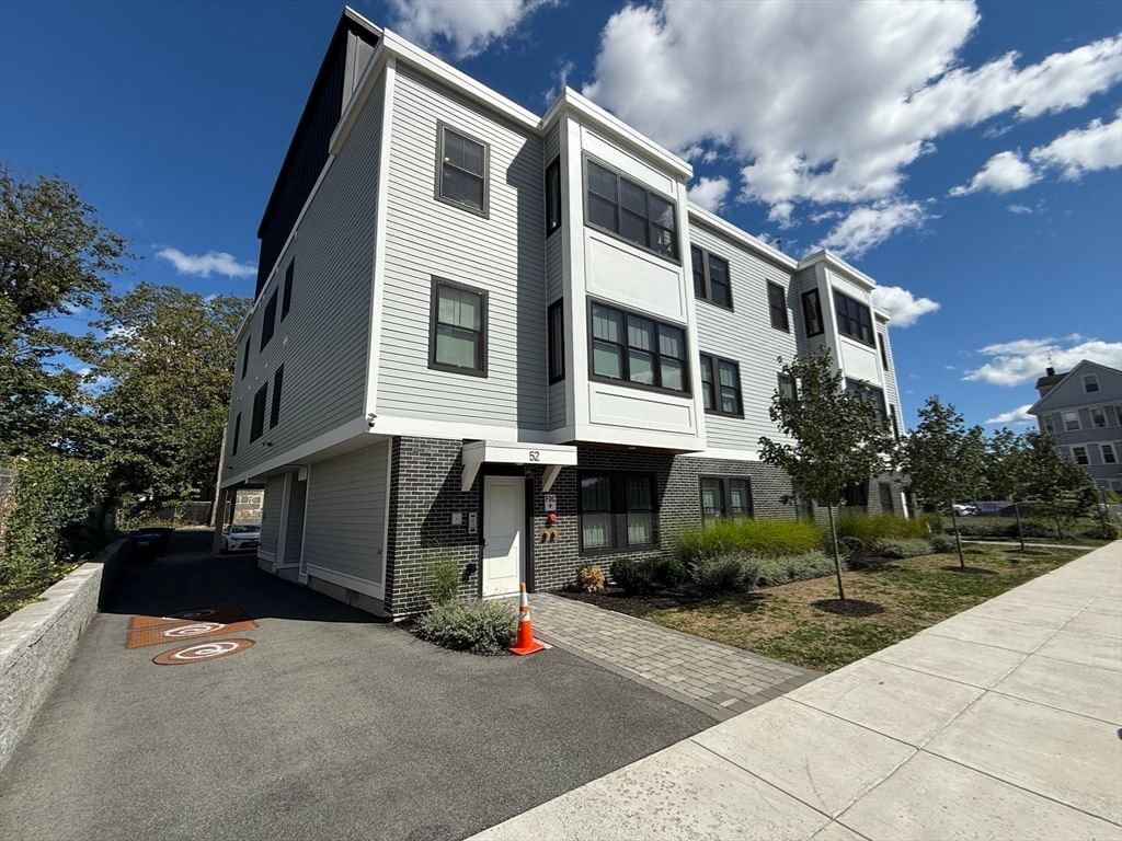 52 Withington St #7 Boston — Photo 27 of 32