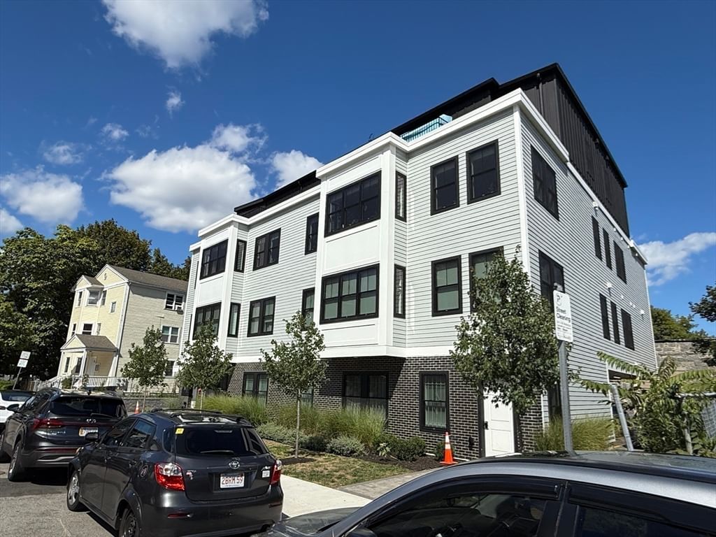 52 Withington St #7 Boston — Photo 29 of 32