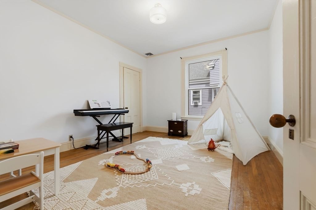 32 Ocean St Beverly — Photo 11 of 42