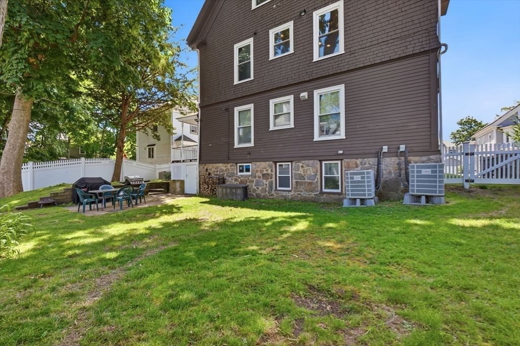 32 Ocean St Beverly — Photo 30 of 42