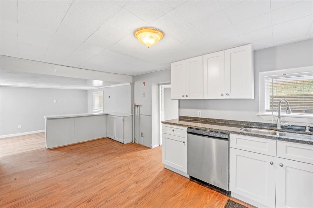 145 Boston St Salem — Photo 14 of 41