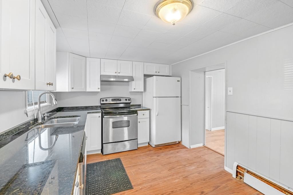145 Boston St Salem — Photo 15 of 41