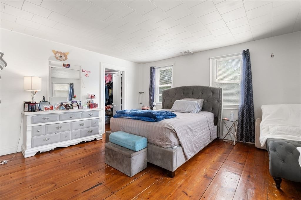 558 W Main St, Avon, MA 02322 photo 4