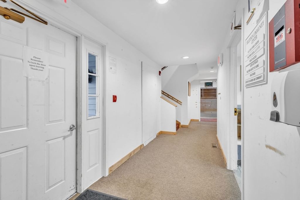 9 Russell Rd Huntington — Photo 11 of 42
