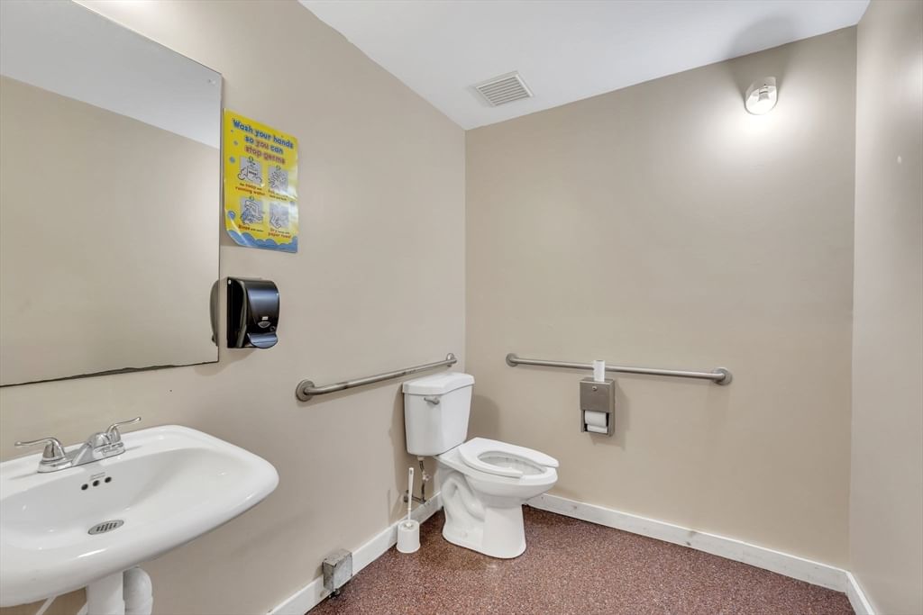 9 Russell Rd Huntington — Photo 20 of 42