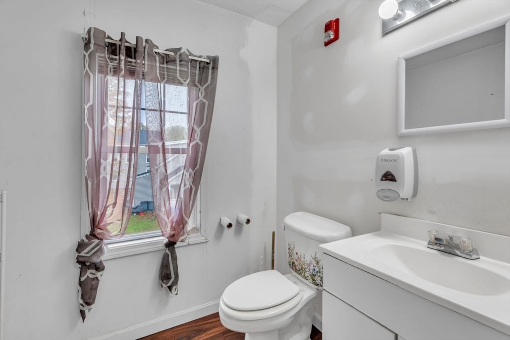 9 Russell Rd Huntington — Photo 29 of 42