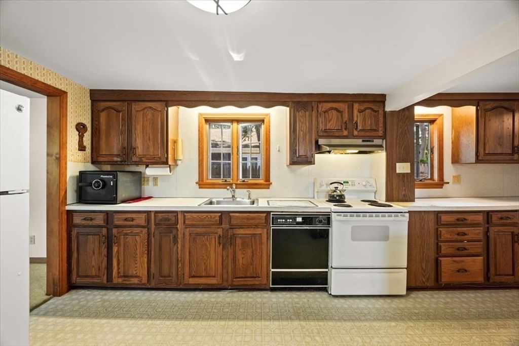 47 Little Rock Ave Falmouth — Photo 15 of 32