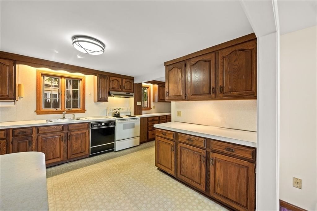 47 Little Rock Ave Falmouth — Photo 17 of 32