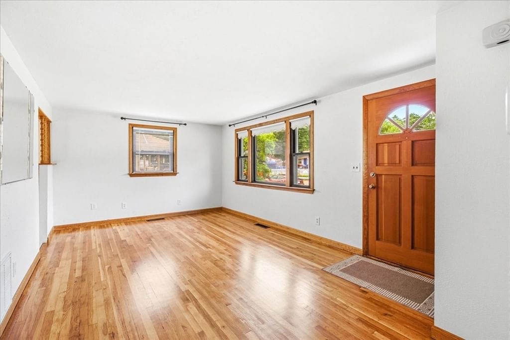 20 Pine Hill Ter Rockland — Photo 8 of 32