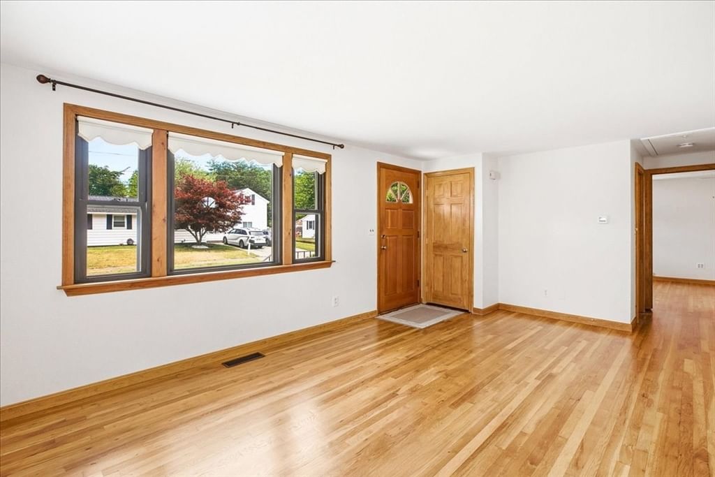 20 Pine Hill Ter Rockland — Photo 9 of 32