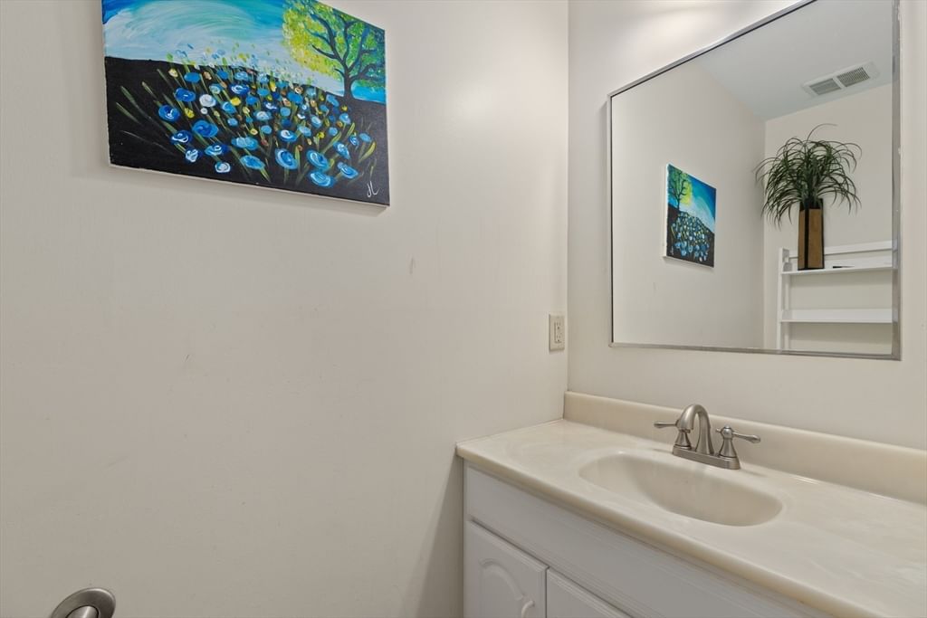 22 Austin St Boston — Photo 14 of 17