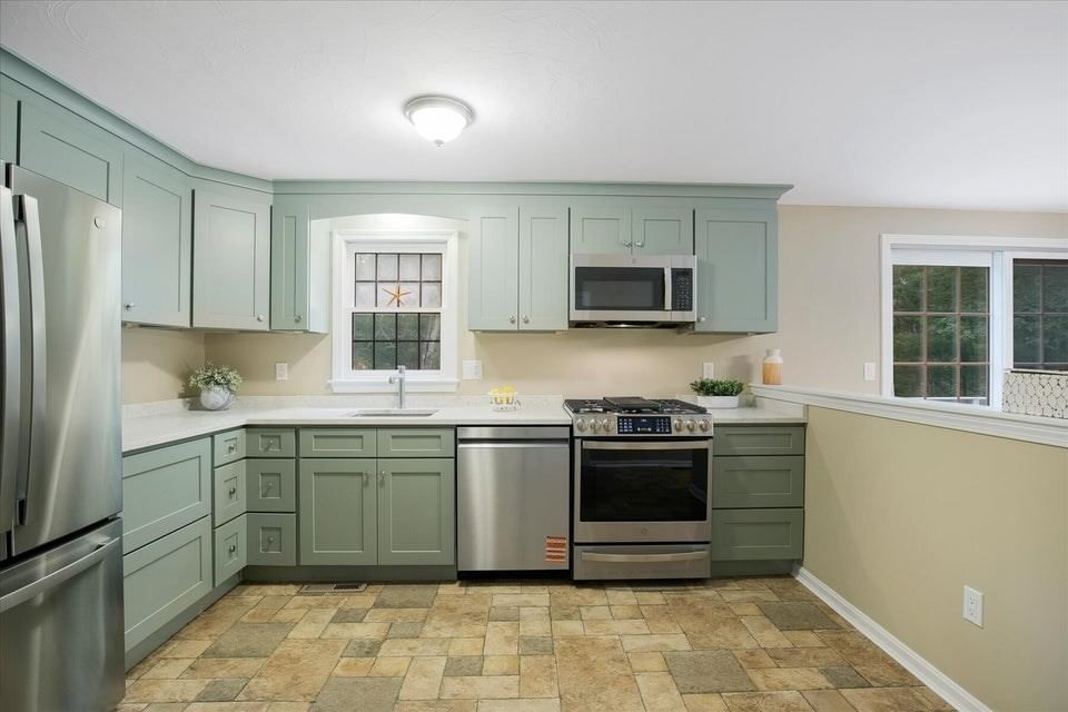 30 Currycomb Cir Barnstable — Photo 15 of 42
