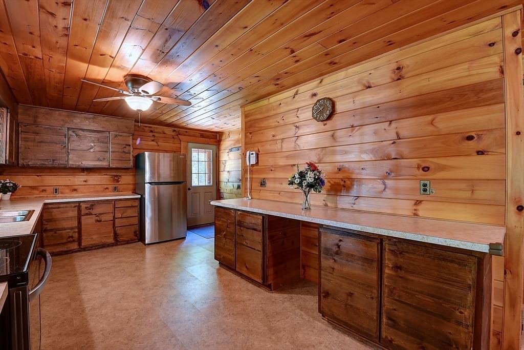 26 Gay Rd, Brookfield, MA 01506 photo 2