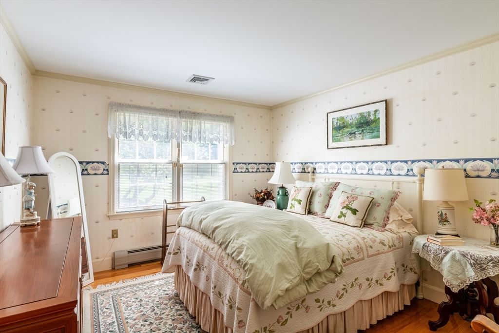 1196 Florence Rd Northampton — Photo 26 of 40