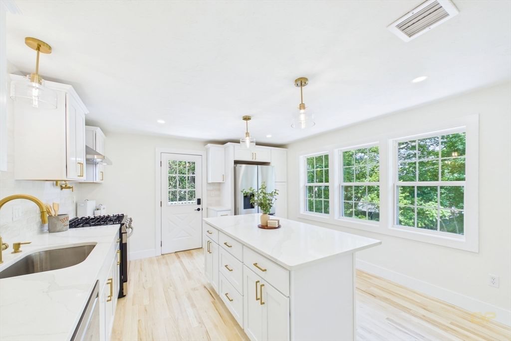24 David Road Westport — Photo 11 of 39