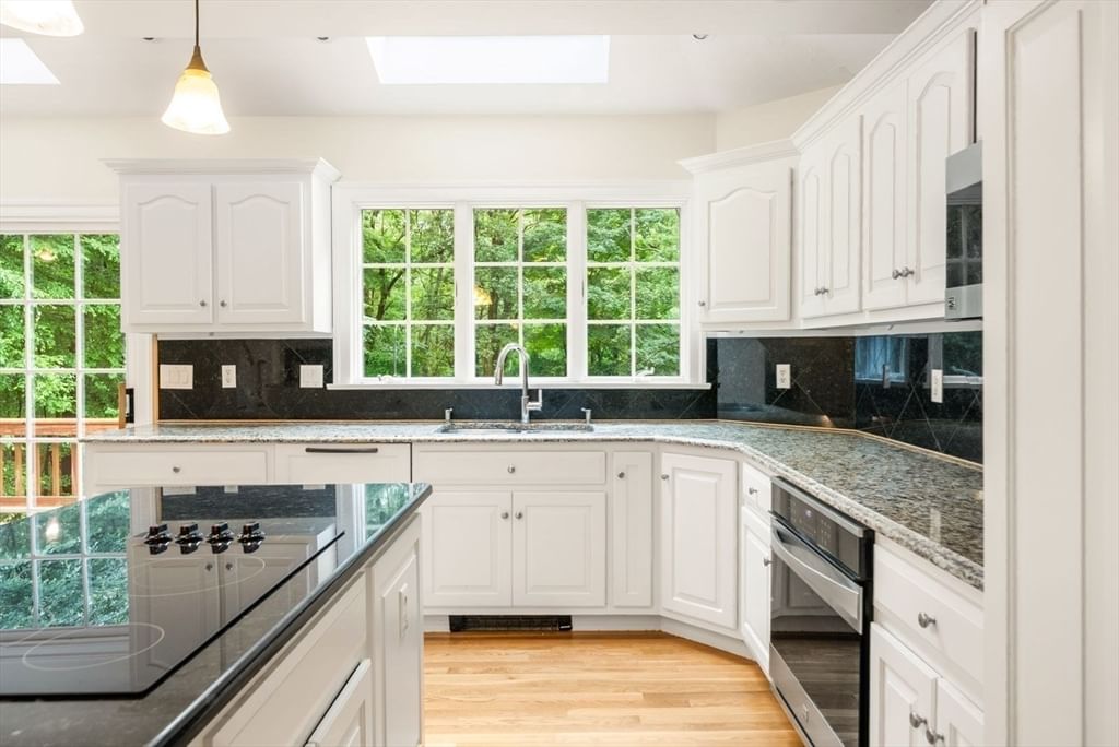 6 Old Harry Rd Southborough — Photo 9 of 33