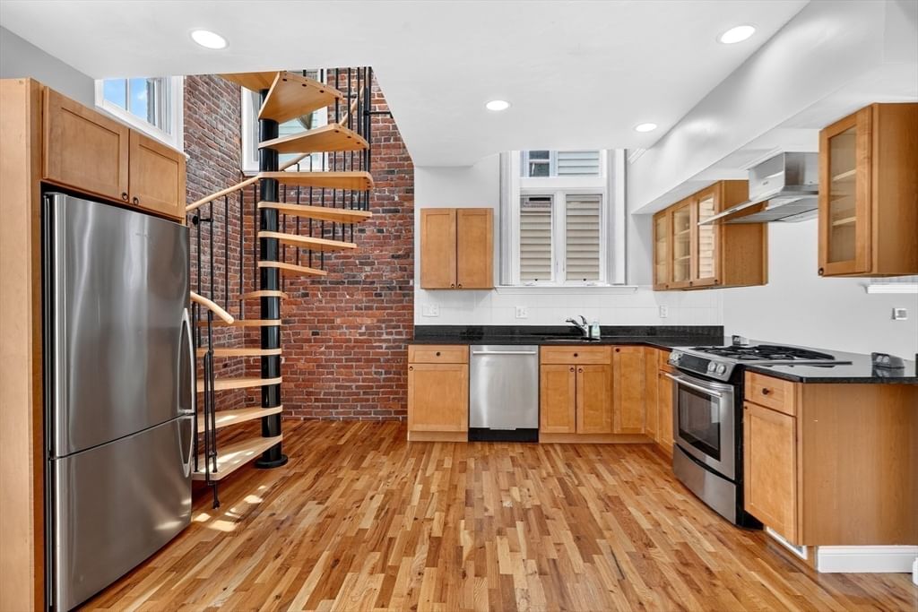 336 Saratoga St. #1 Boston — Photo 23 of 37