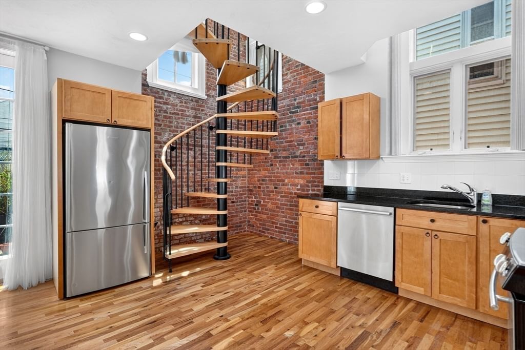 336 Saratoga St. #1 Boston — Photo 24 of 37