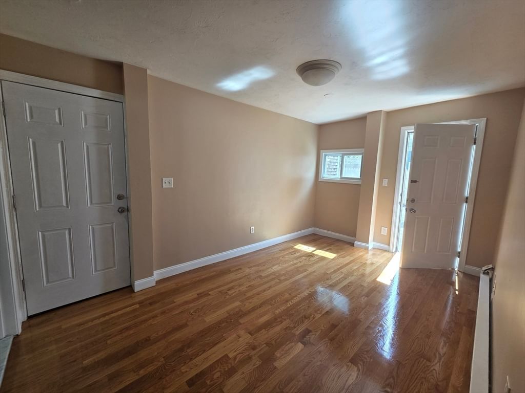 134 Boston St #1B Salem — Photo 8 of 14