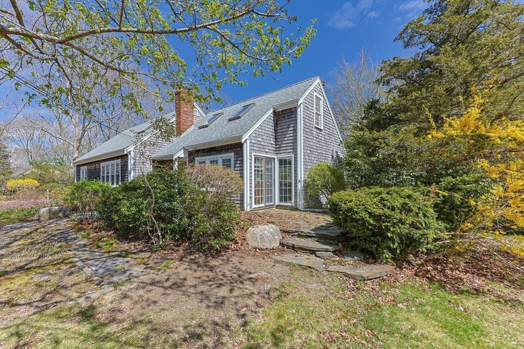 90 Comanche Dr Falmouth — Photo 8 of 41