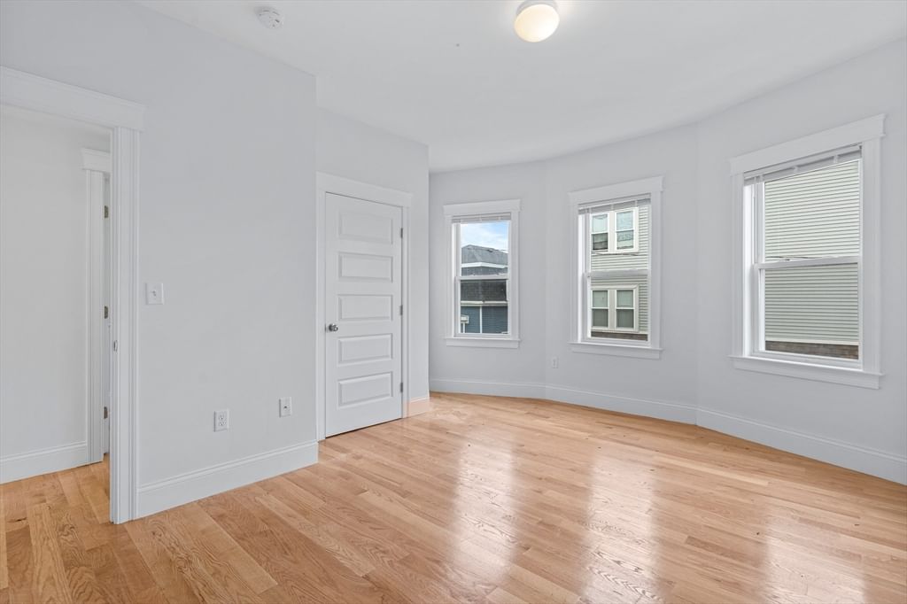 8 Roach St Boston — Photo 11 of 17
