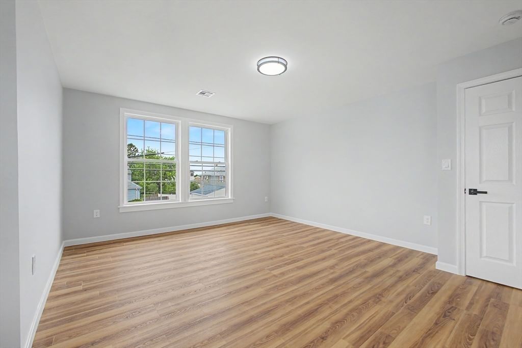298 King St Fall River — Photo 11 of 20
